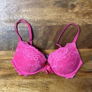 Victoria’s Secret very sexy push up bra in hot pink lace